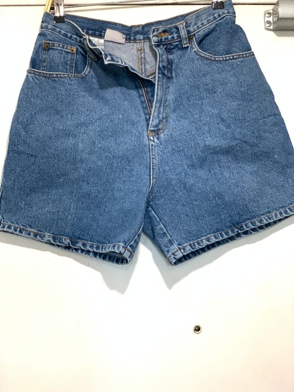 NEW VINTAGE HUNTINGTON RIDGE HIGH RISE BLUE DENIM SHORTS SIZE 12